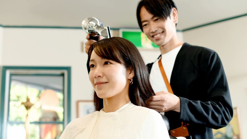 髪の綺麗な女性